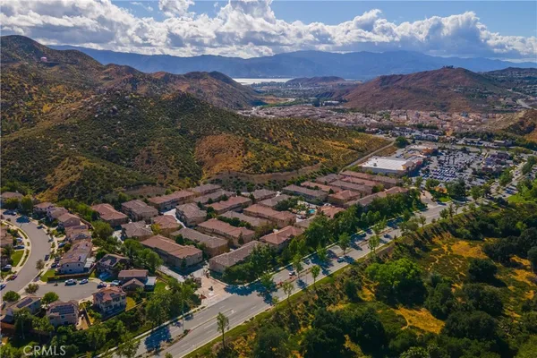 $425,000 | 30505 Canyon Hills Road, Unit 203, Lake Elsinore, CA 92532