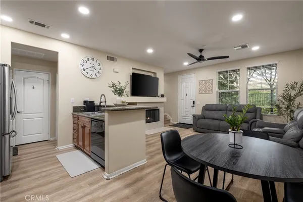 $425,000 | 30505 Canyon Hills Road, Unit 203, Lake Elsinore, CA 92532