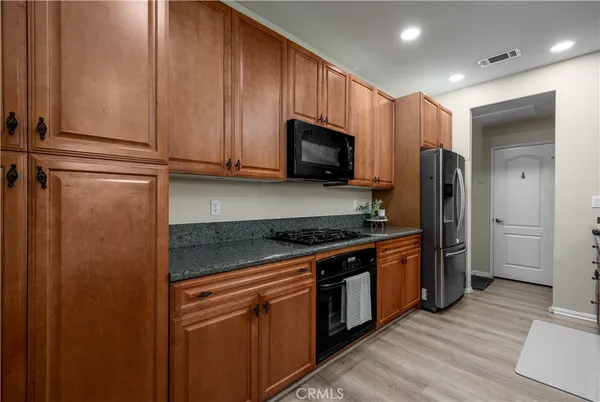 $425,000 | 30505 Canyon Hills Road, Unit 203, Lake Elsinore, CA 92532