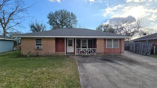 $130,500 | 103 Long Drive, Baytown, TX 77521