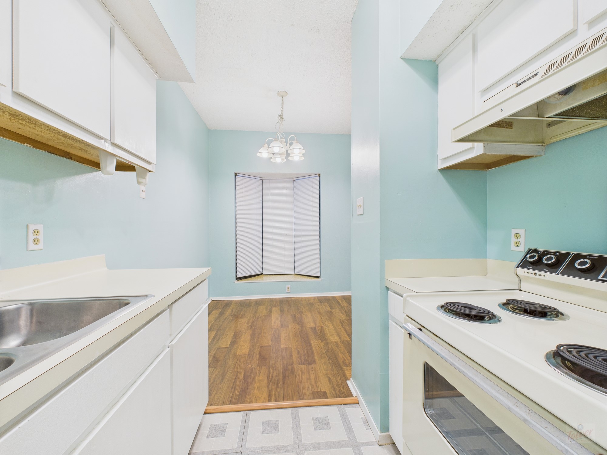 3316 Guadalupe Street, Unit 220 Austin, TX 78705 - Photo 7 of 14 a utility room with dryer and washer