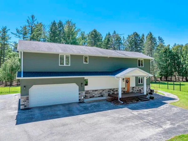 $550,000 | 4939 Connemara Court, Sheboygan, WI 53083