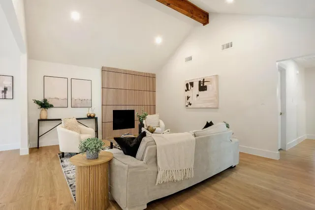 $575,000 | 7010 Meadow Run, Austin, TX 78745