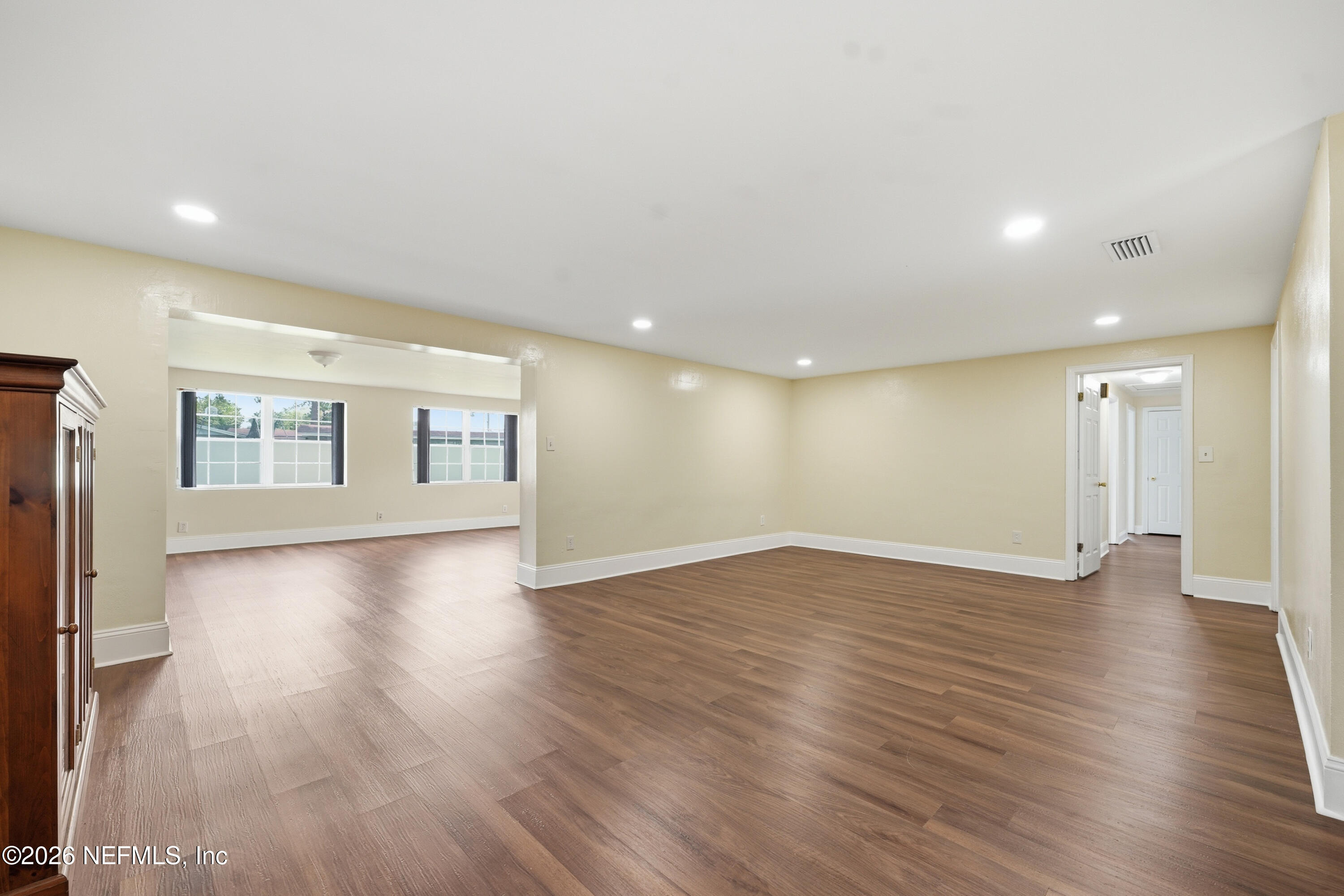 5162 Spring Glen Road Jacksonville, FL 32207 - Photo 5 of 21 PBD03414