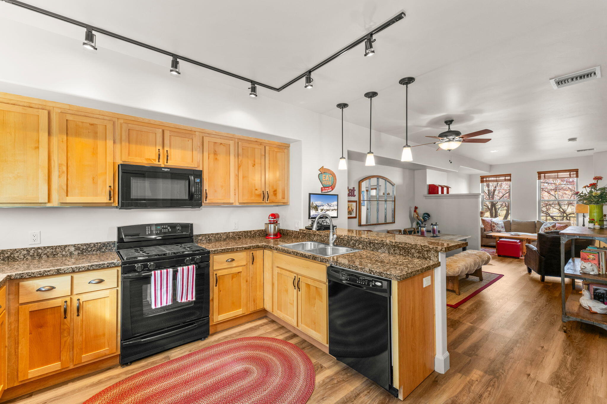 917 Heartland Way Hailey, ID 83333 - Photo 7 of 28 Granite Counters