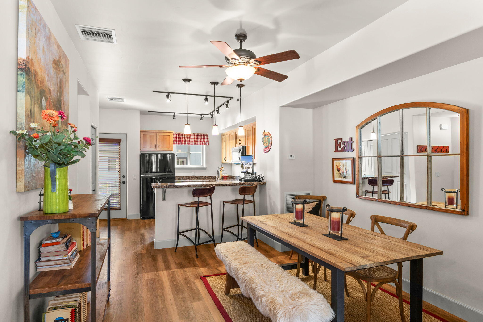 917 Heartland Way Hailey, ID 83333 - Photo 9 of 28 Dining Area