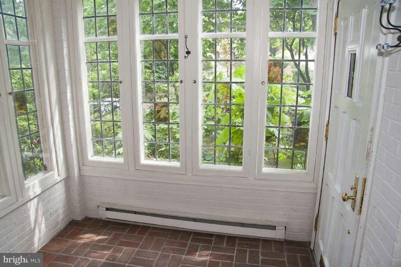 331 Tuscany Road Baltimore, MD 21210 - Photo 3 of 29 Sunny Front Entryway