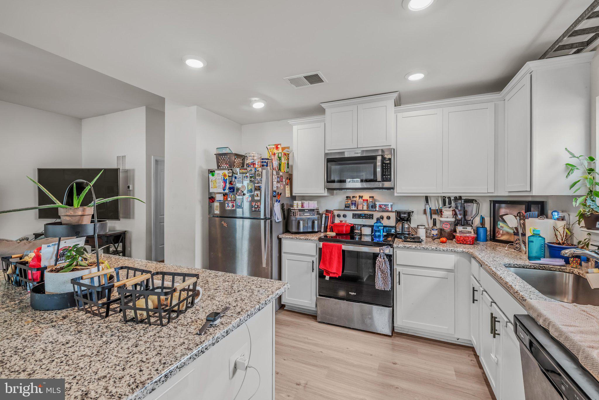 89 Rappahannock Run Falling Waters, WV 25419 - Photo 21 of 34 Kitchen
