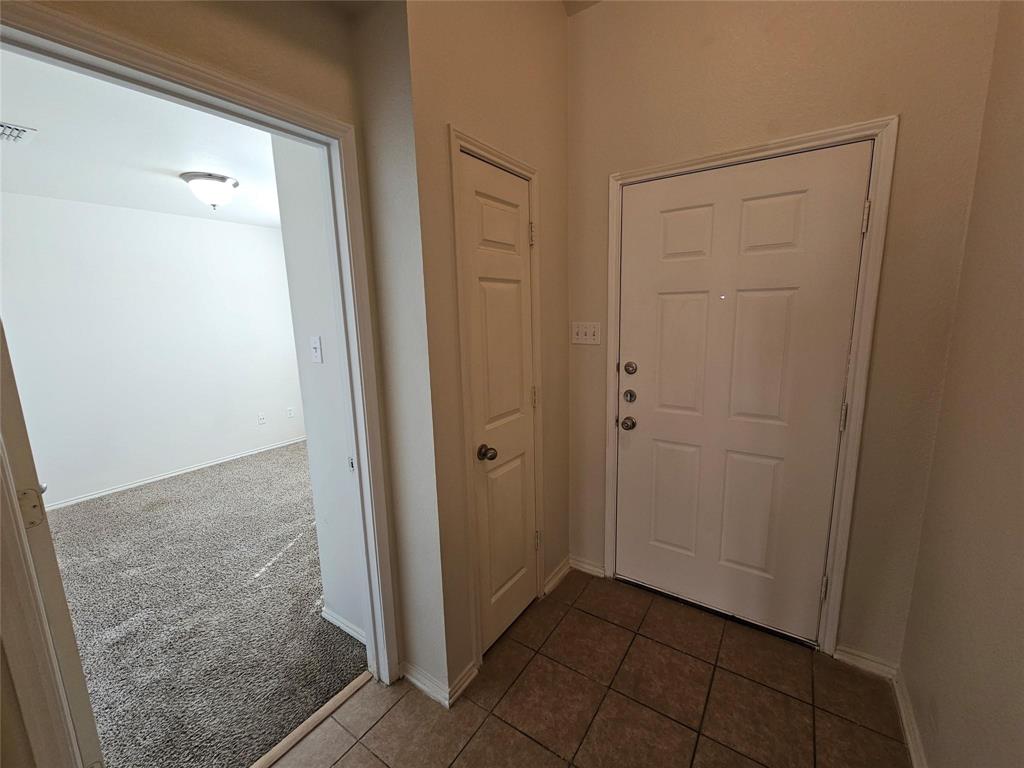 17406 Energy Lane Dallas, TX 75252 - Photo 10 of 15 a view of a hallway