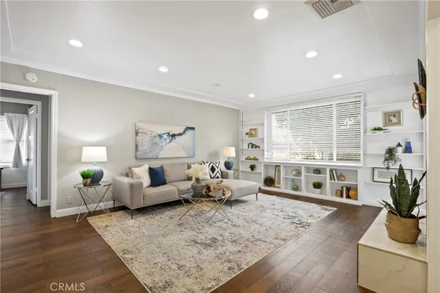 $1,225,000 | 2400 Quincy Avenue, Long Beach, CA 90815