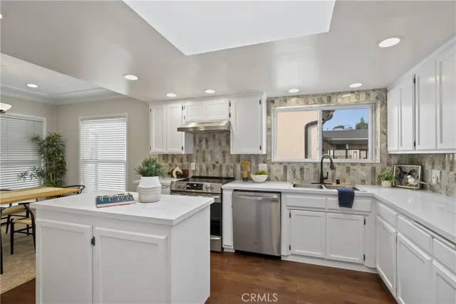 $1,225,000 | 2400 Quincy Avenue, Long Beach, CA 90815