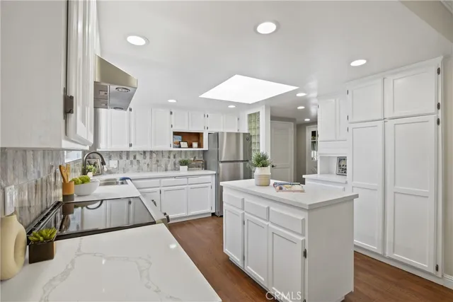 $1,225,000 | 2400 Quincy Avenue, Long Beach, CA 90815