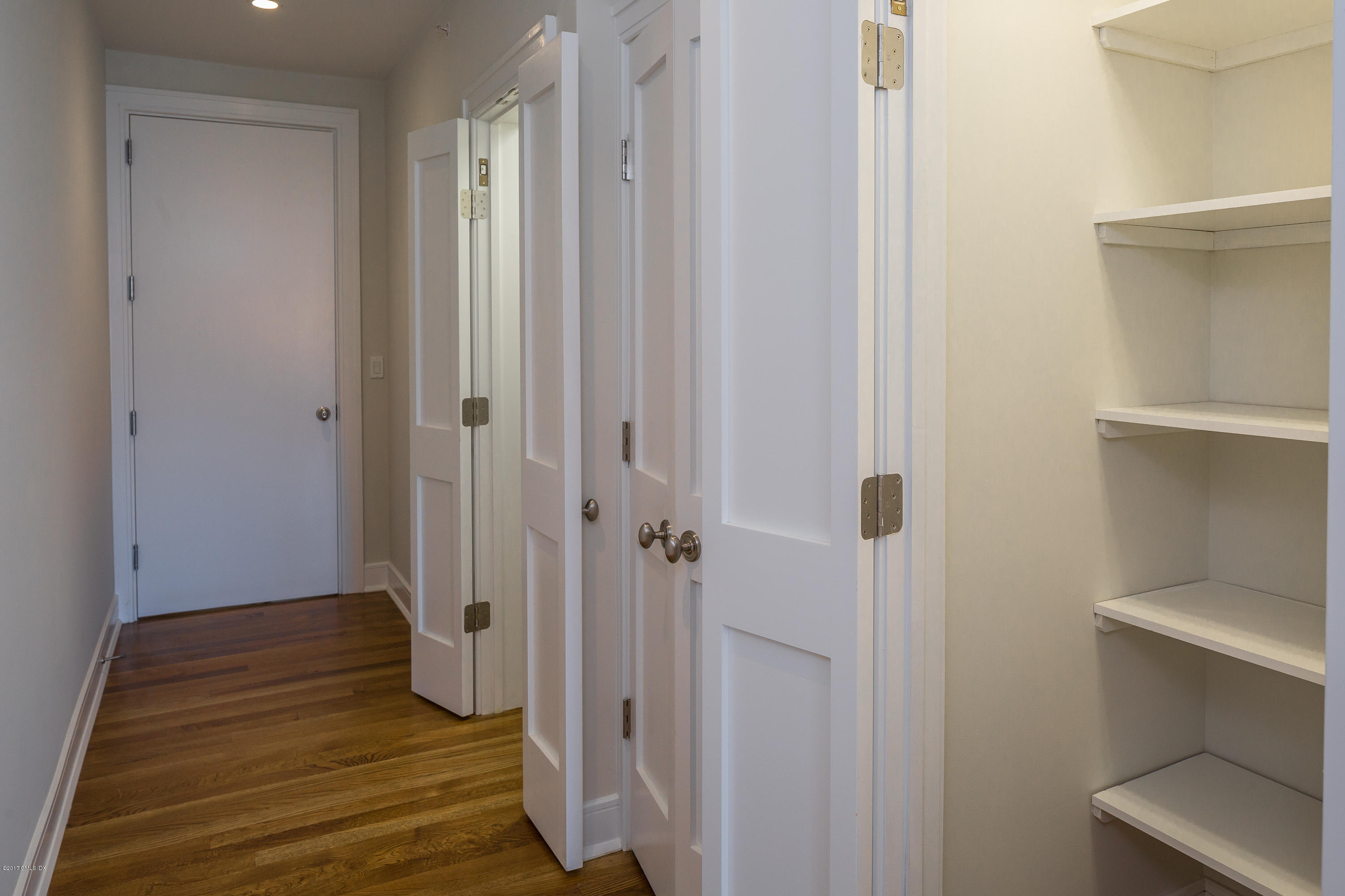 1191 East Putnam Avenue, Unit 3 Riverside, CT 06878 - Photo 9 of 12 Entrance