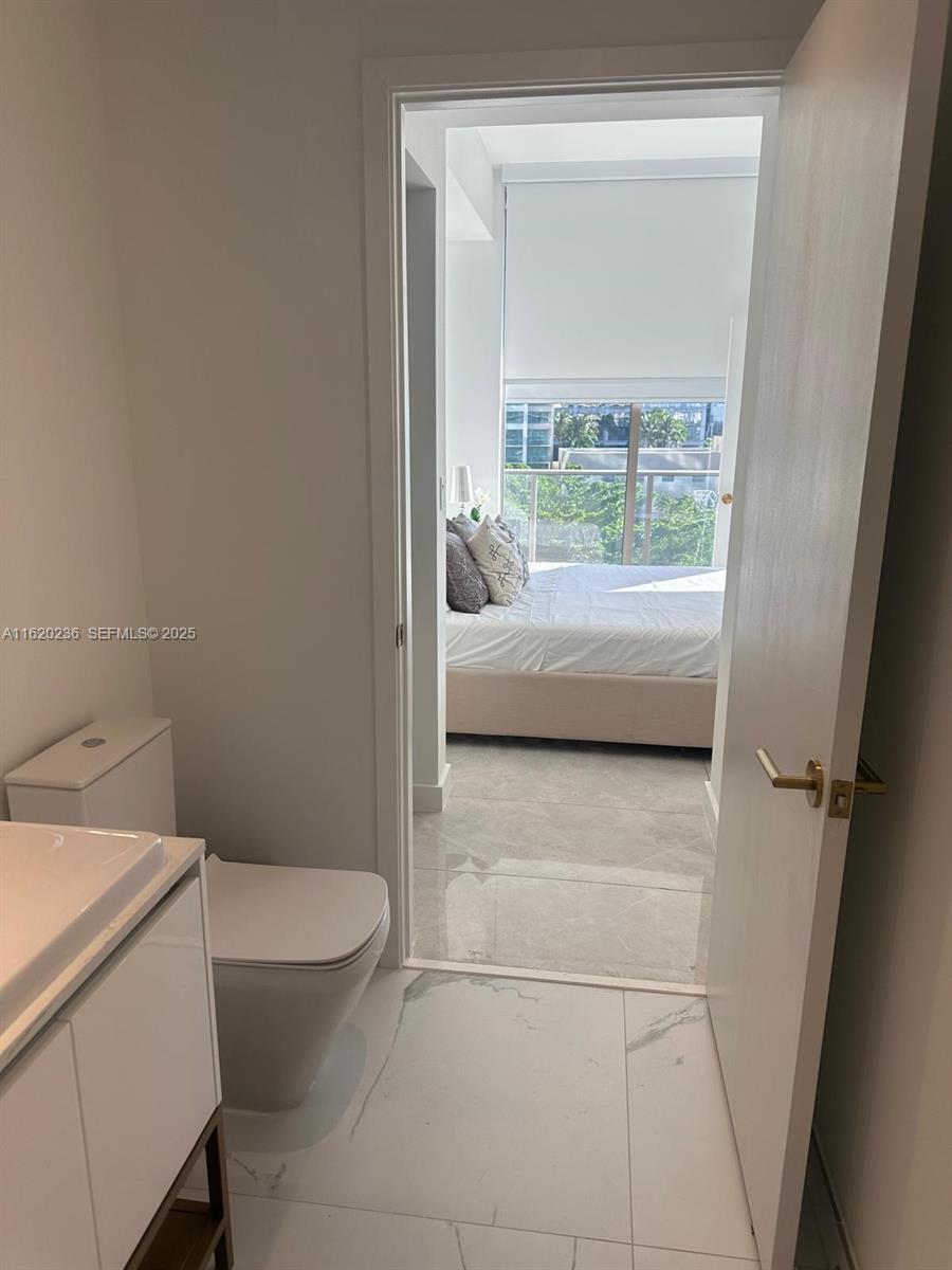 2678 Tigertail Avenue, Unit 515 Miami, FL 33133 - Photo 18 of 43