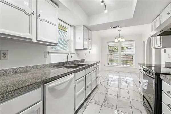 $275,000 | 2248 Stall Drive, Harvey, LA 70058