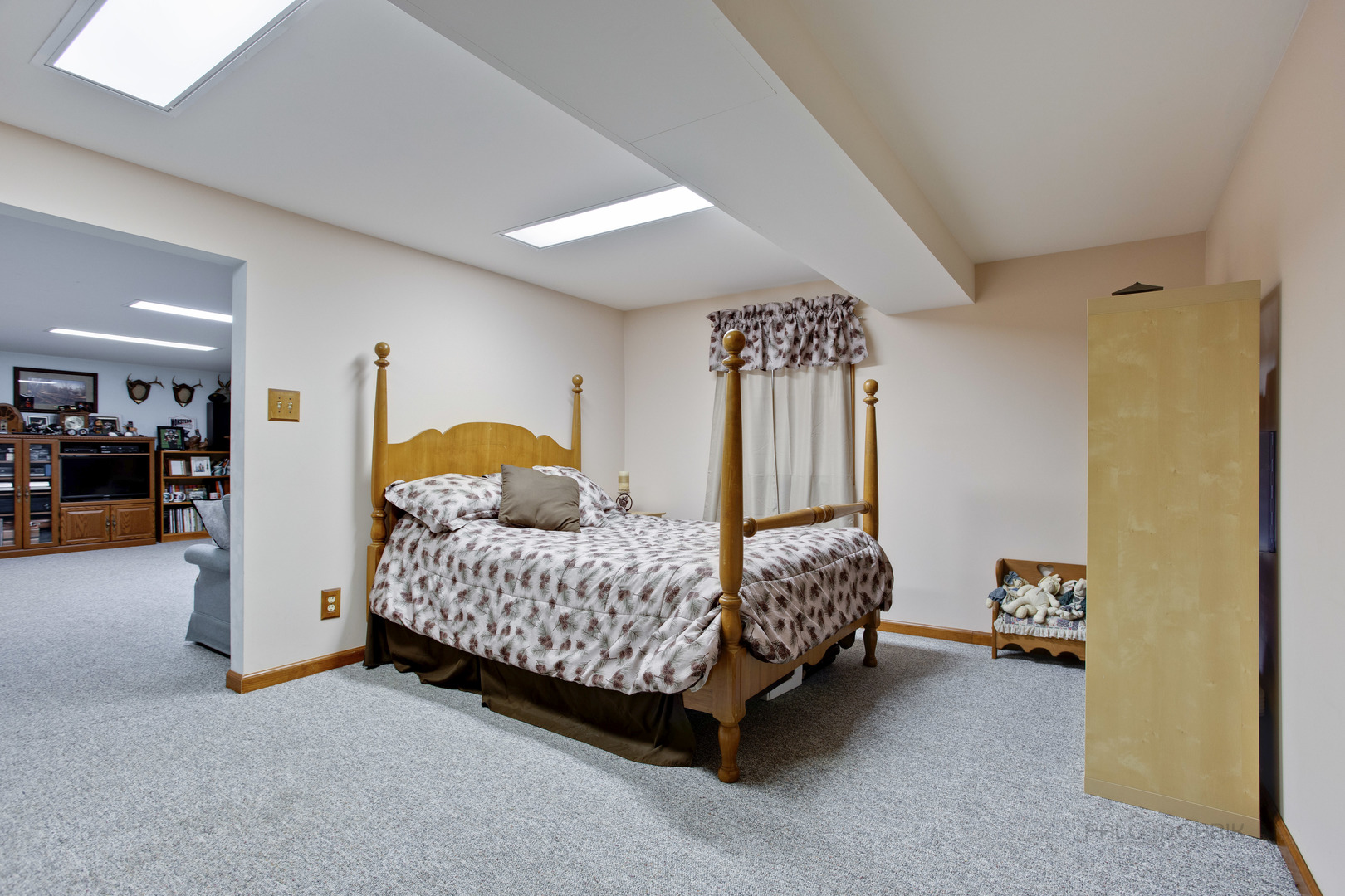 820 Freeman Road Hoffman Estates, IL 60192 - Photo 27 of 33 a bedroom with a bed and window