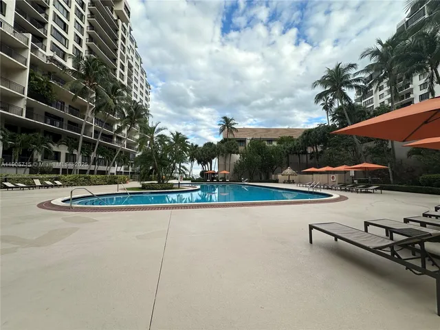 $345,000 | 540 Brickell Key Drive, Unit 1706, Miami, FL 33131