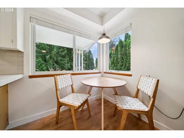 $699,900 | 8195 Southwest Canyon Lane, Portland, OR 97225