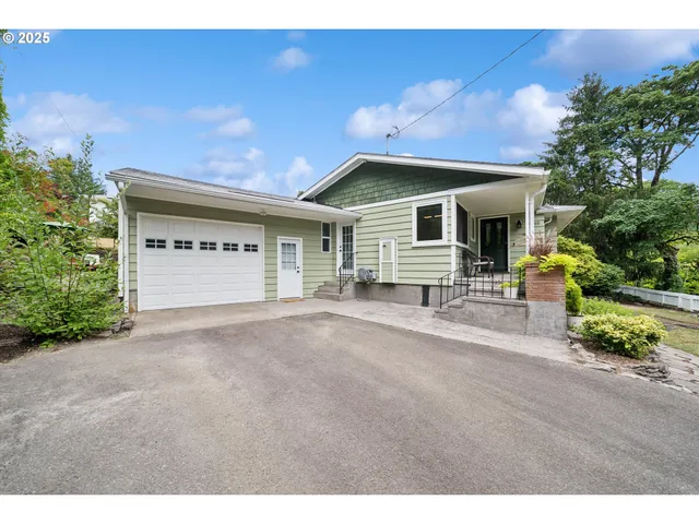 $699,900 | 8195 Southwest Canyon Lane, Portland, OR 97225