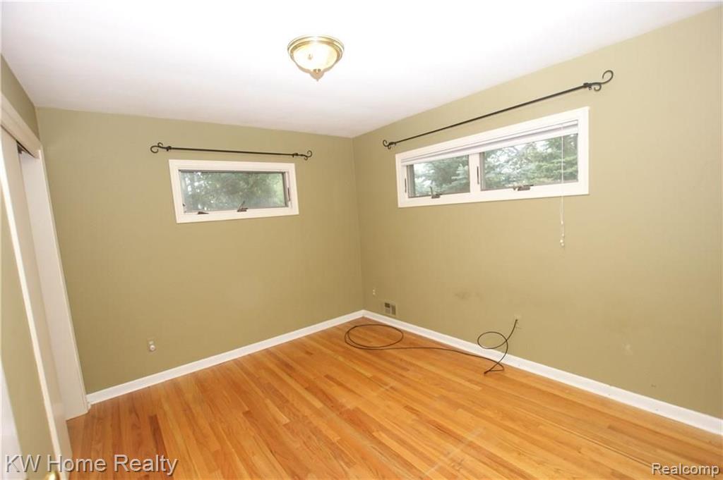 28035 Hawberry Road Farmington Hills, MI 48331 - Photo 22 of 38