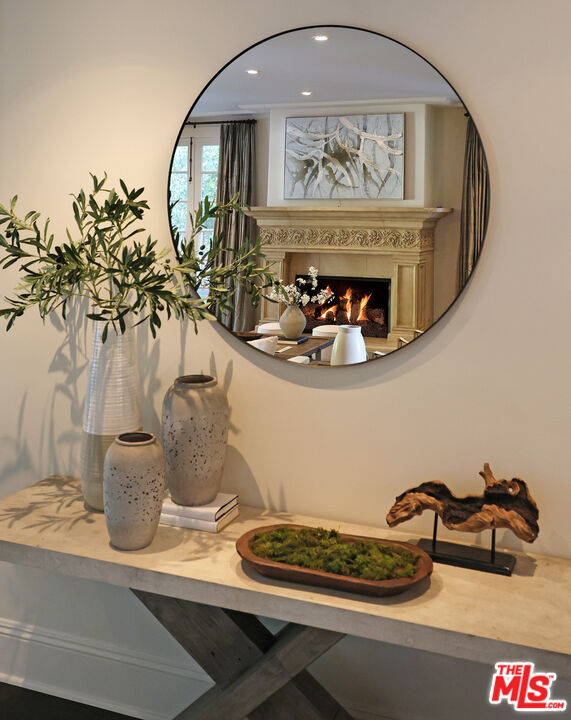 706 North Crescent Drive Beverly Hills, CA 90210 - Photo 22 of 34