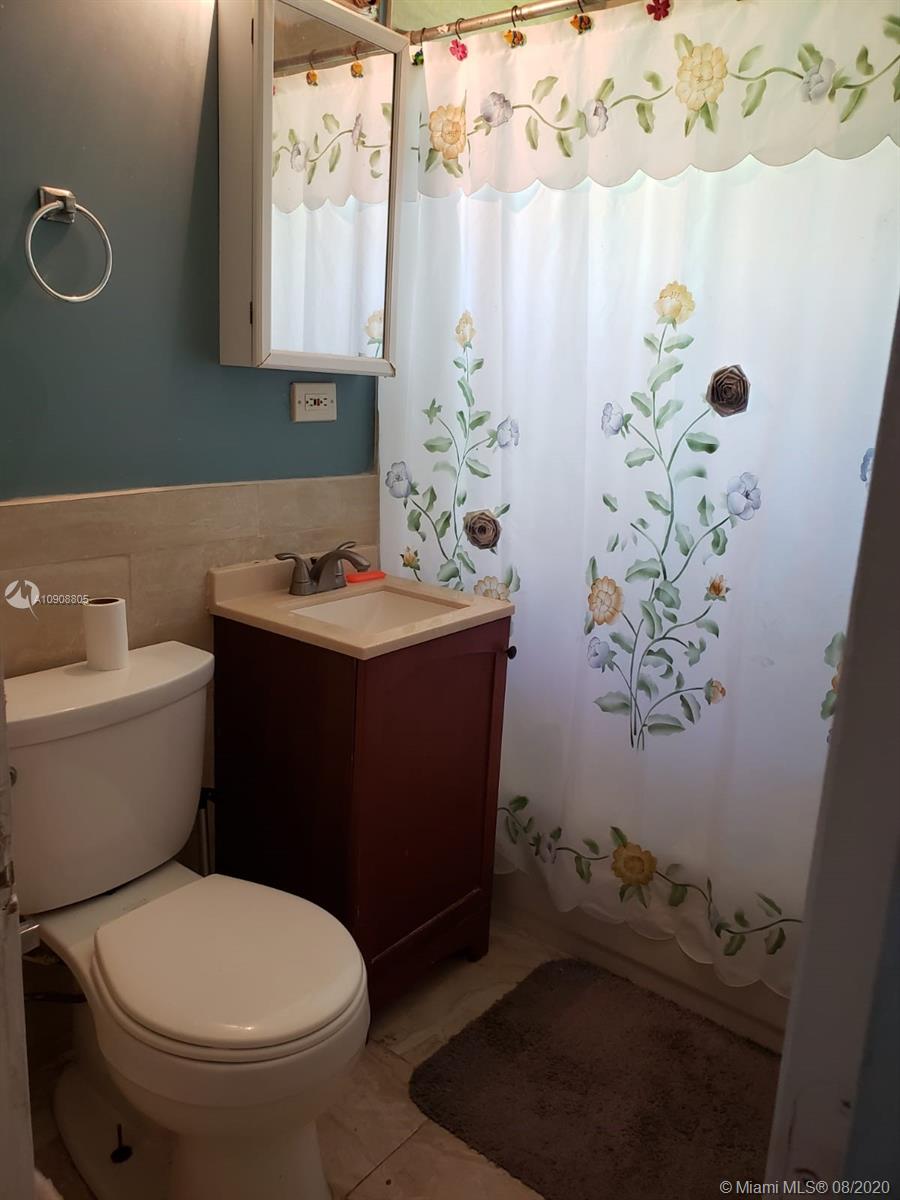 511 Brown Road Lantana, FL 33462 - Photo 11 of 26 Gallery Image 11