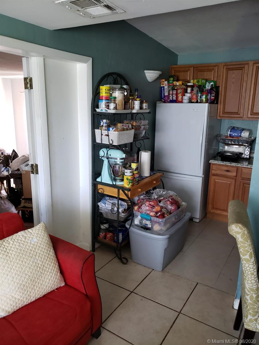 511 Brown Road Lantana, FL 33462 - Photo 3 of 26 Gallery Image 3
