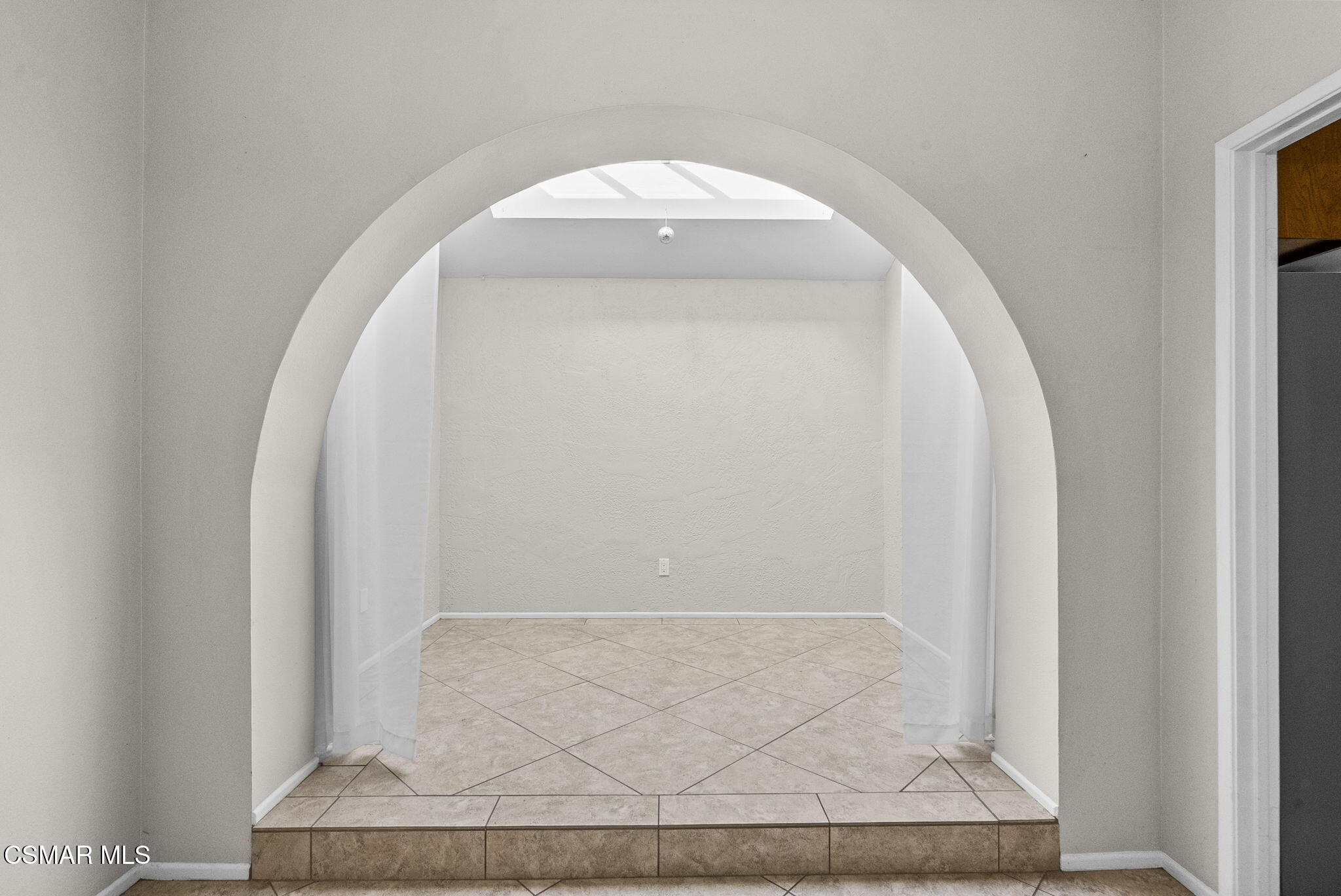 2508 Glenhurst Court Simi Valley, CA 93063 - Photo 12 of 41