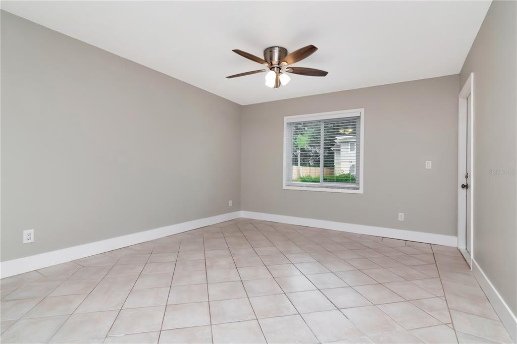 228 Berry Tree Place Brandon, FL 33510 - Photo 4 of 35