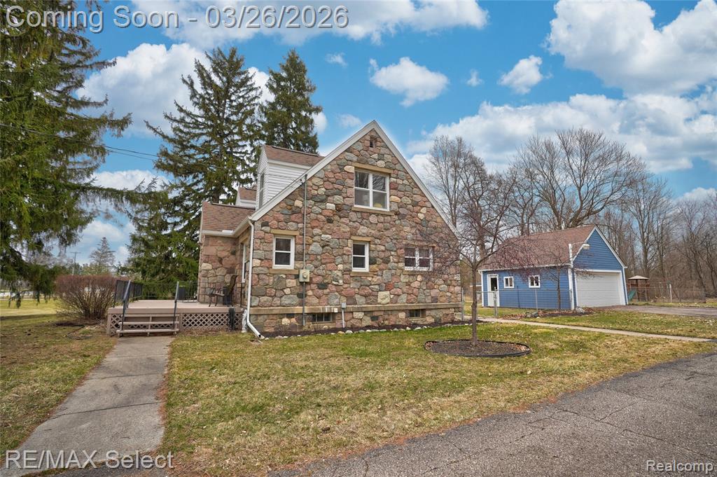 3360 Elms Road Flushing, MI 48433 - Photo 3 of 42
