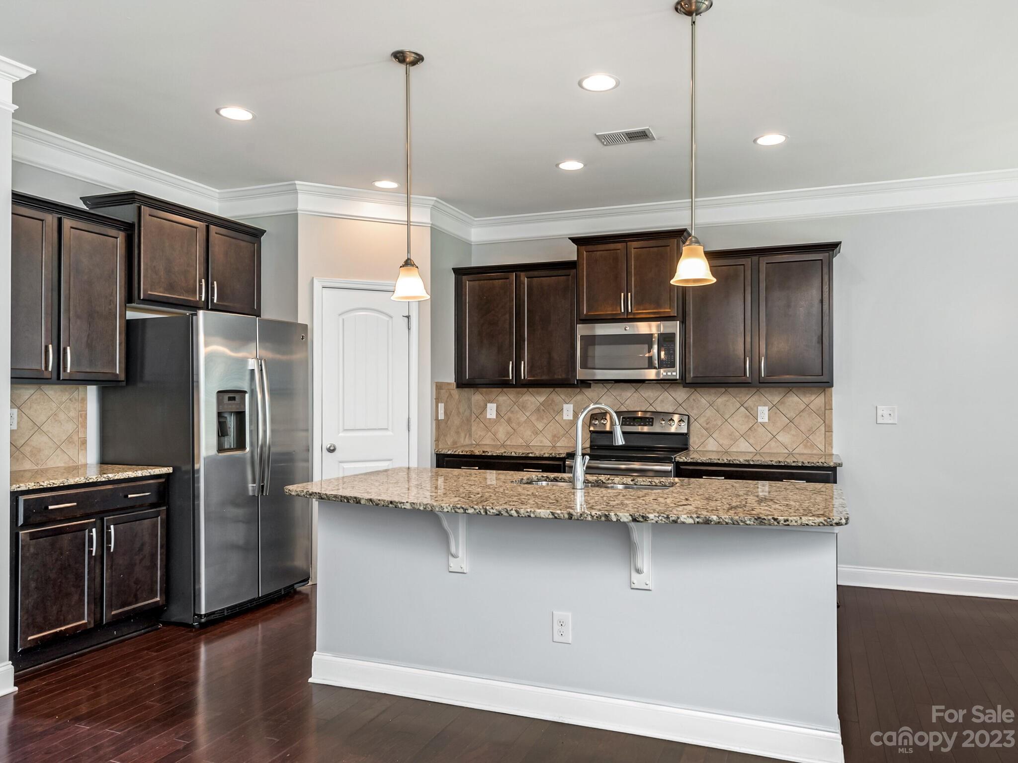 9222 Inverness Bay Road Charlotte, NC 28278 - Photo 6 of 27 Gallery Image 6