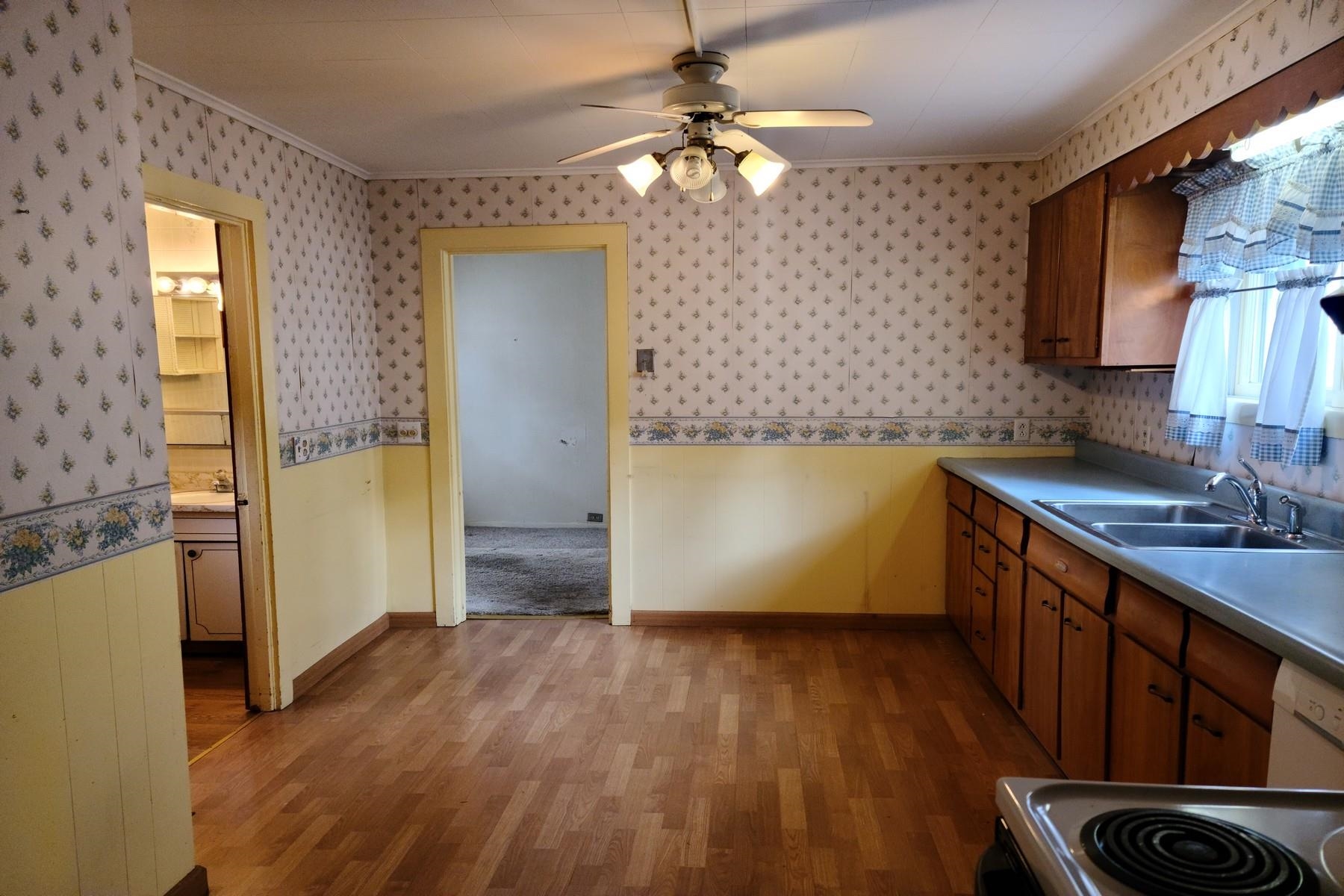 55 Baxter Street Rutland, VT 05701 - Photo 8 of 30