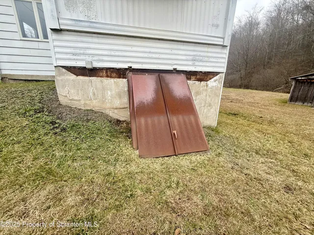 a small pool in the middle of a yard