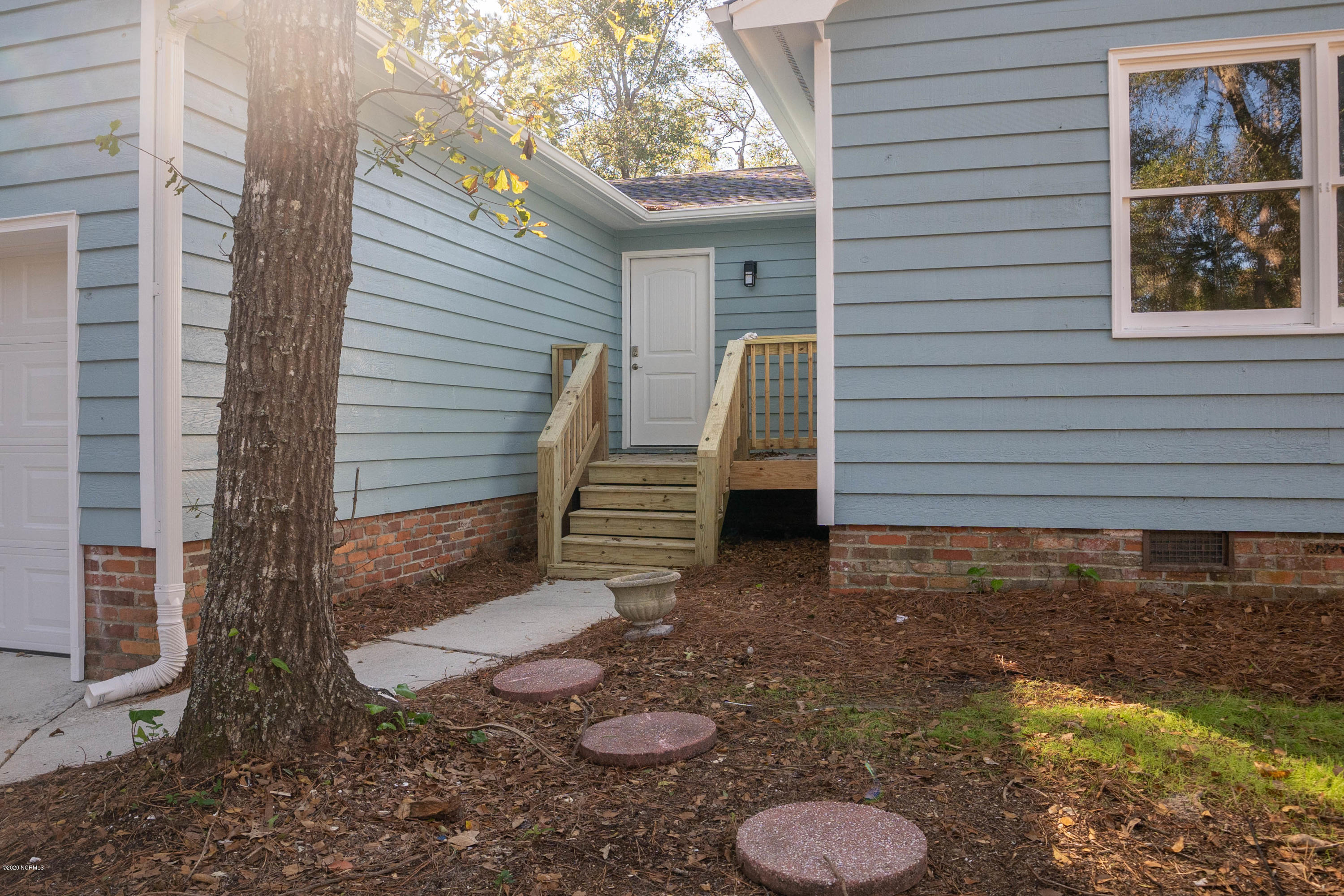 6309 Myrtle Grove Road Wilmington, NC 28409 - Photo 11 of 39 front door (3)