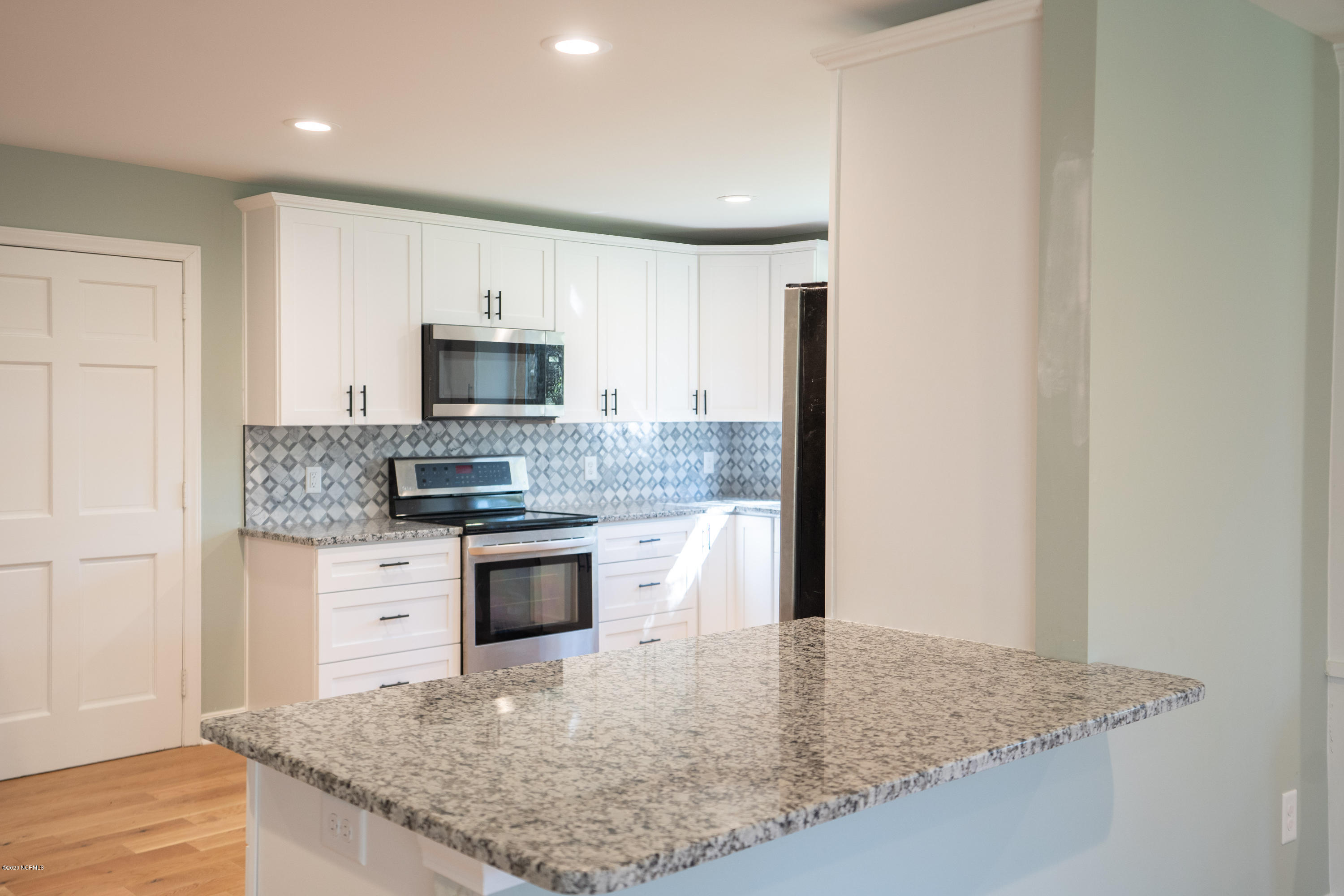 6309 Myrtle Grove Road Wilmington, NC 28409 - Photo 18 of 39 counter