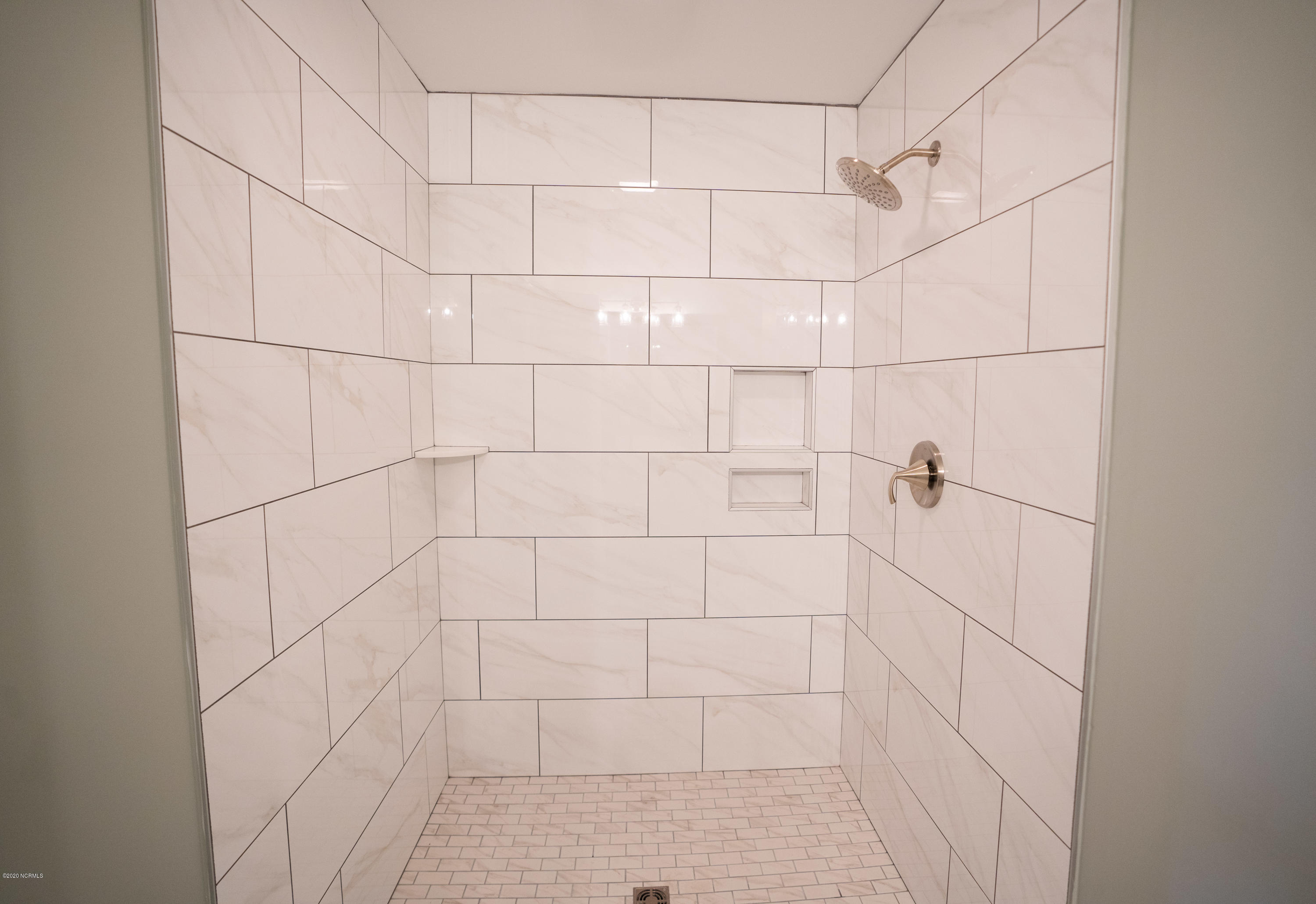 6309 Myrtle Grove Road Wilmington, NC 28409 - Photo 22 of 39 master shower