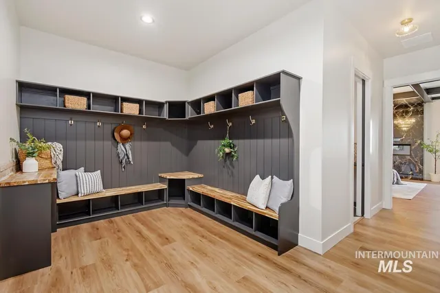 $1,699,900 | 3 Singing Spgs Way, Garden Valley, ID 83622