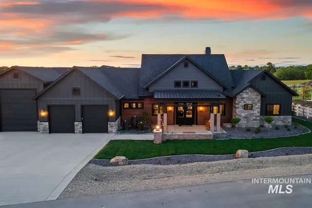 $1,699,900 | 3 Singing Spgs Way, Garden Valley, ID 83622