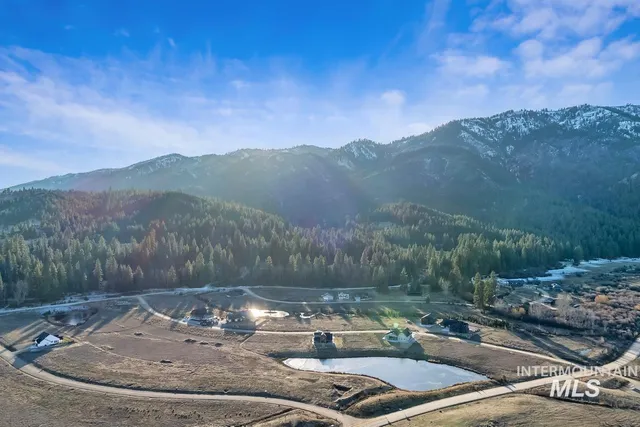 $1,699,900 | 3 Singing Spgs Way, Garden Valley, ID 83622