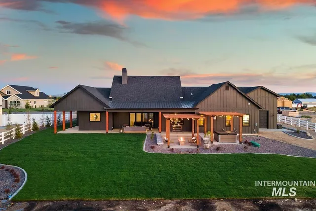$1,699,900 | 3 Singing Spgs Way, Garden Valley, ID 83622