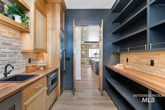 $1,699,900 | 3 Singing Spgs Way, Garden Valley, ID 83622