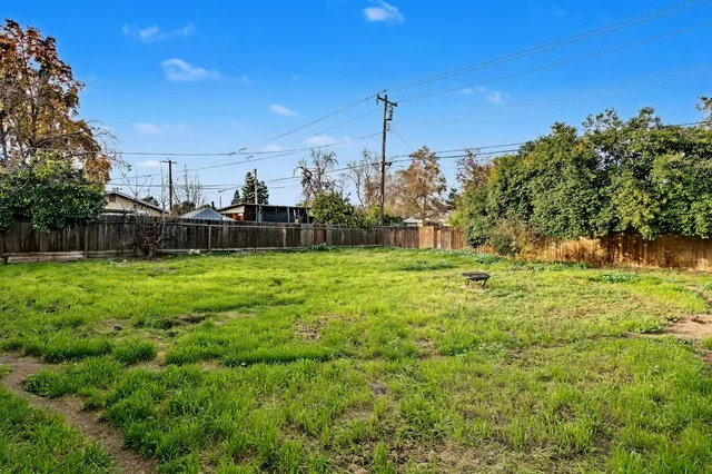$299,900 | 1038 West Cortland Avenue, Fresno, CA 93705