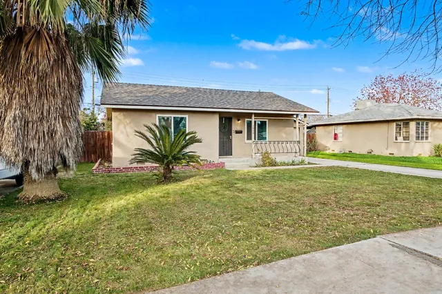 $299,900 | 1038 West Cortland Avenue, Fresno, CA 93705