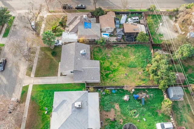 $299,900 | 1038 West Cortland Avenue, Fresno, CA 93705