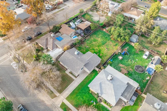$299,900 | 1038 West Cortland Avenue, Fresno, CA 93705