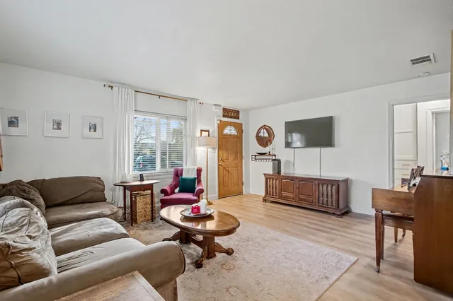 $299,900 | 1038 West Cortland Avenue, Fresno, CA 93705