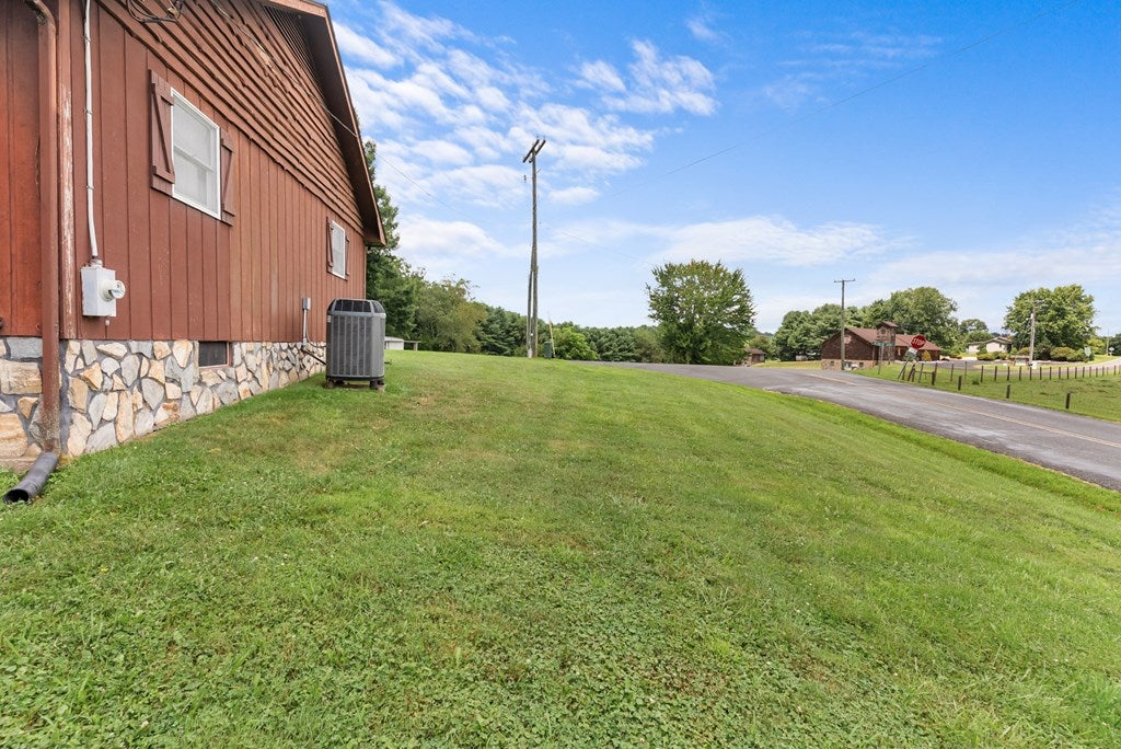 2280 Hebron Road Galax, VA 24333 - Photo 29 of 32 Gallery Image 29