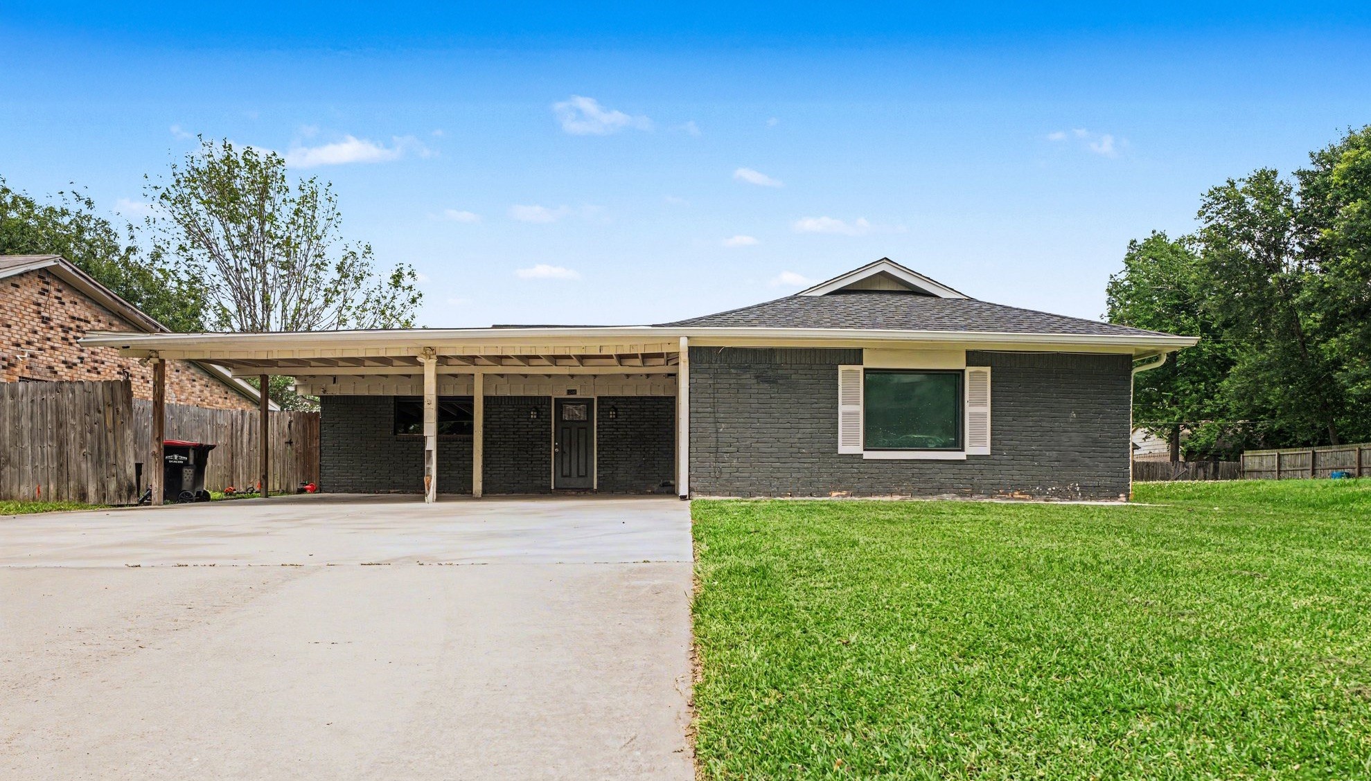 5318 Hemlock Drive Baytown, TX 77521 - Photo 2 of 23