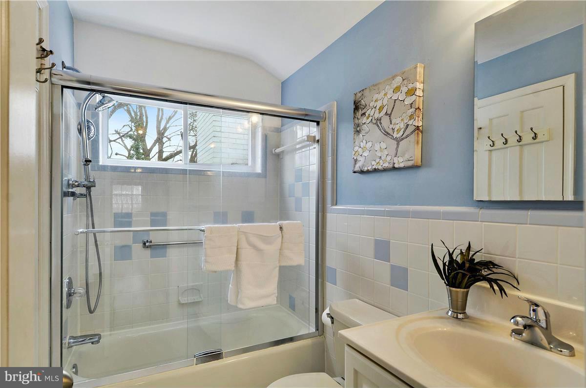 4412 Saul Road Kensington, MD 20895 - Photo 15 of 30 Bath (Master)