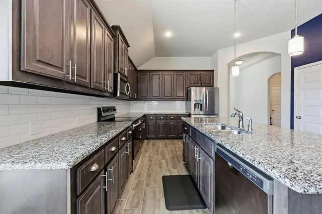 $2,500 | 1204 Queens Brook Lane, Fort Worth, TX 76140